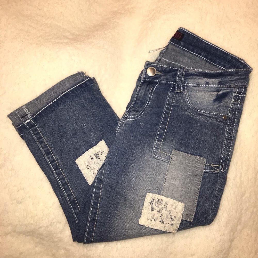 No Boundaries | Capris | Size 11 | Lace detailing